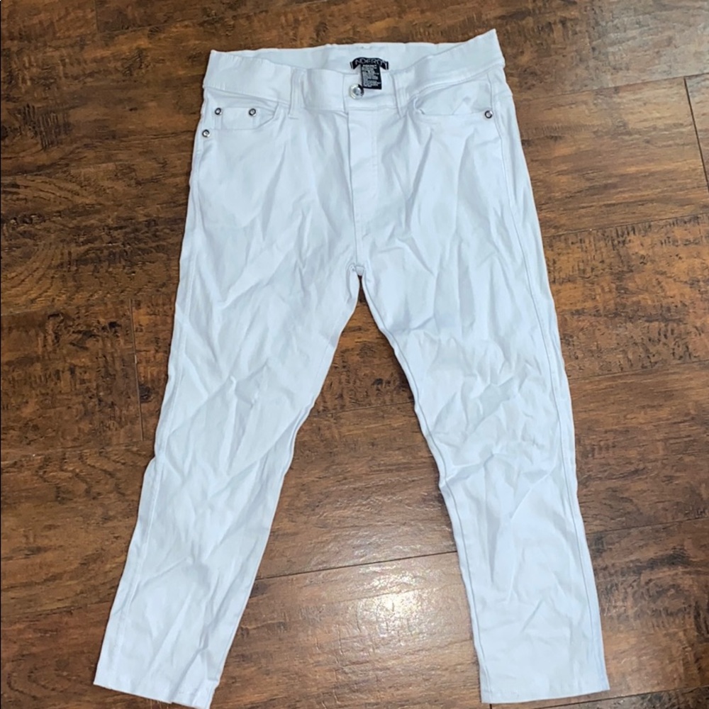 white cropped jeans